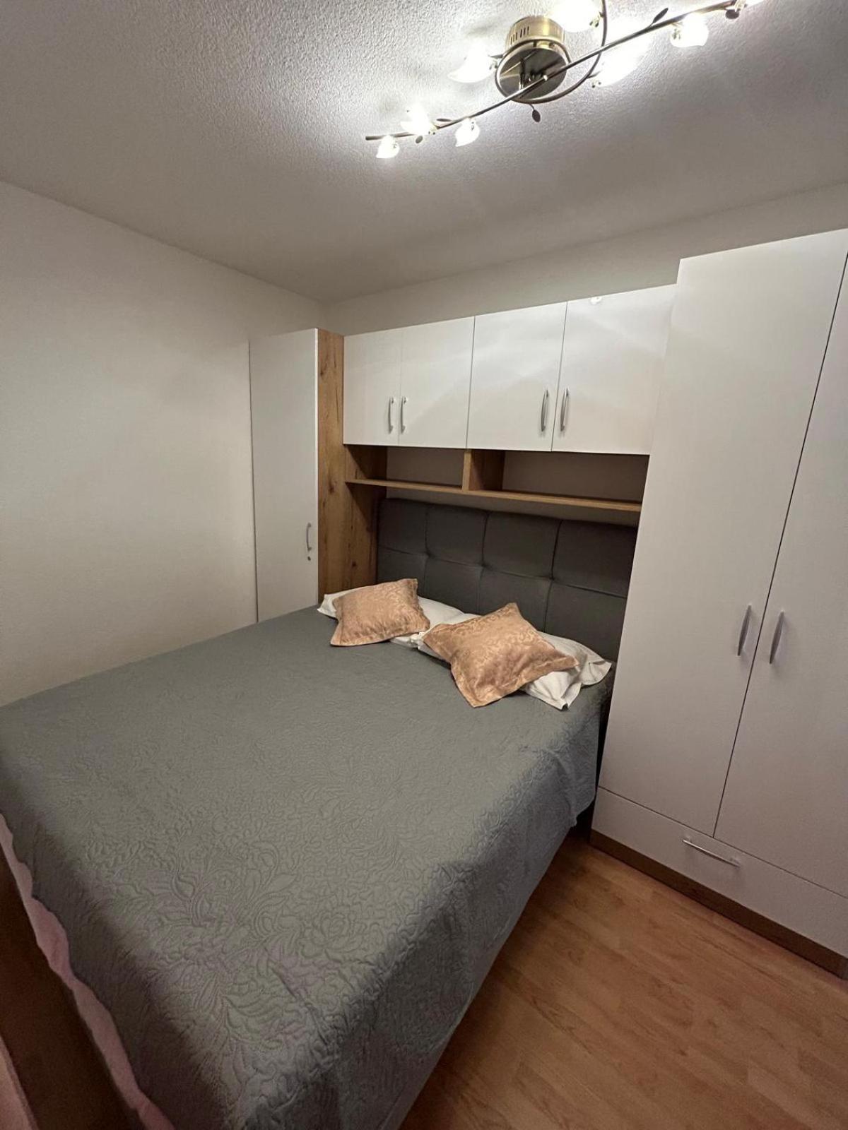 Apartment Lovre Topic Baška Voda Extérieur photo