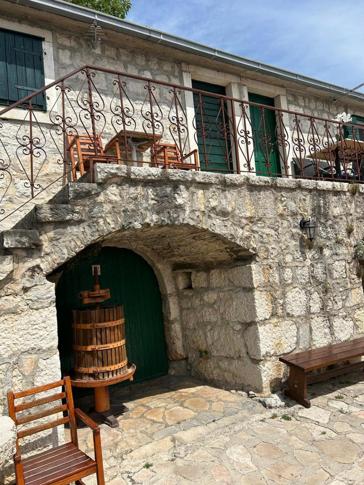 Apartment Lovre Topic Baška Voda Extérieur photo